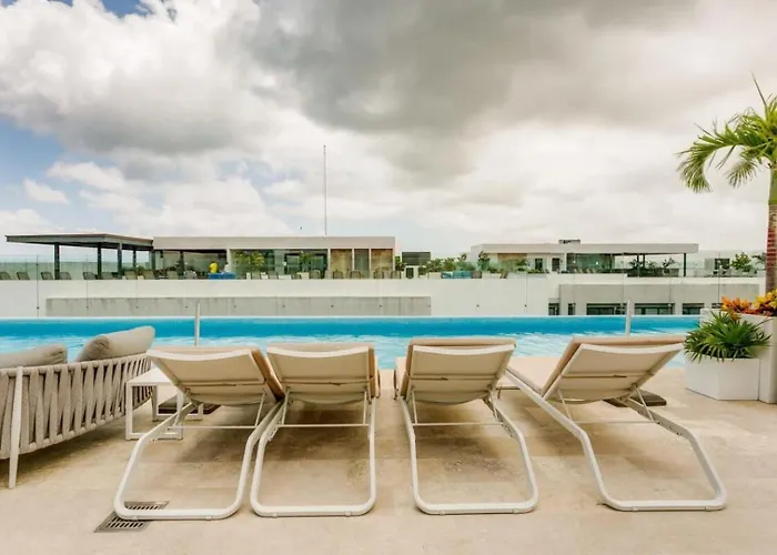 New Roof Pool With Gym And Wifi Near 5th Half Blk Kids Ok *